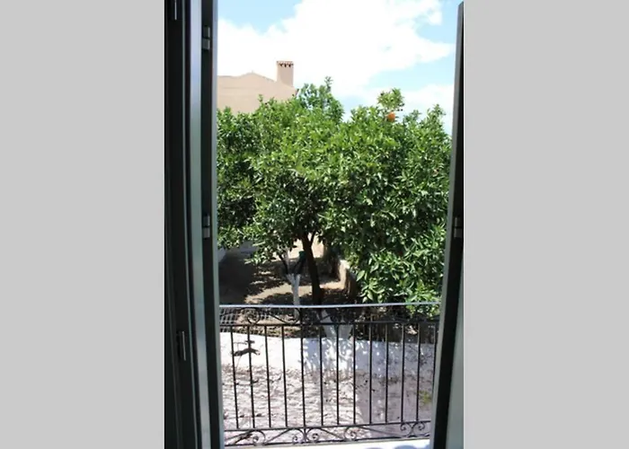 Nyaraló Master Rose House With Sea View