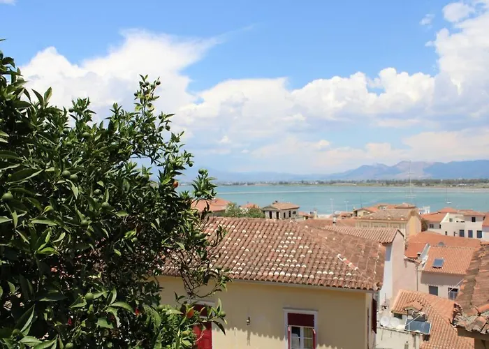 Nyaraló Master Rose House With Sea View